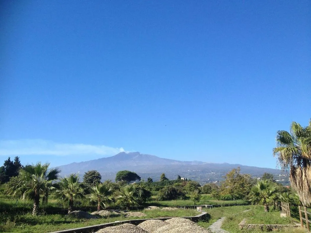 Apartment Cozy Home With Etna View And Beach Nearby Linera Italy